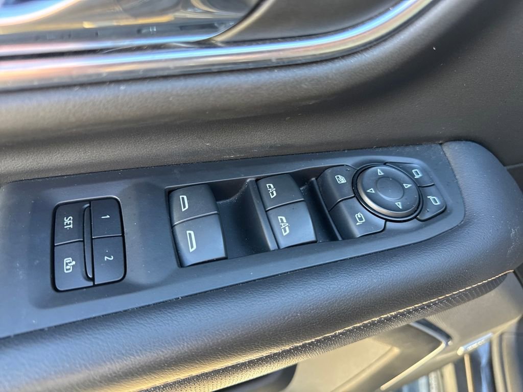 Used 2021 GMC Yukon AT4 w/ AT4 Premium Package image 27