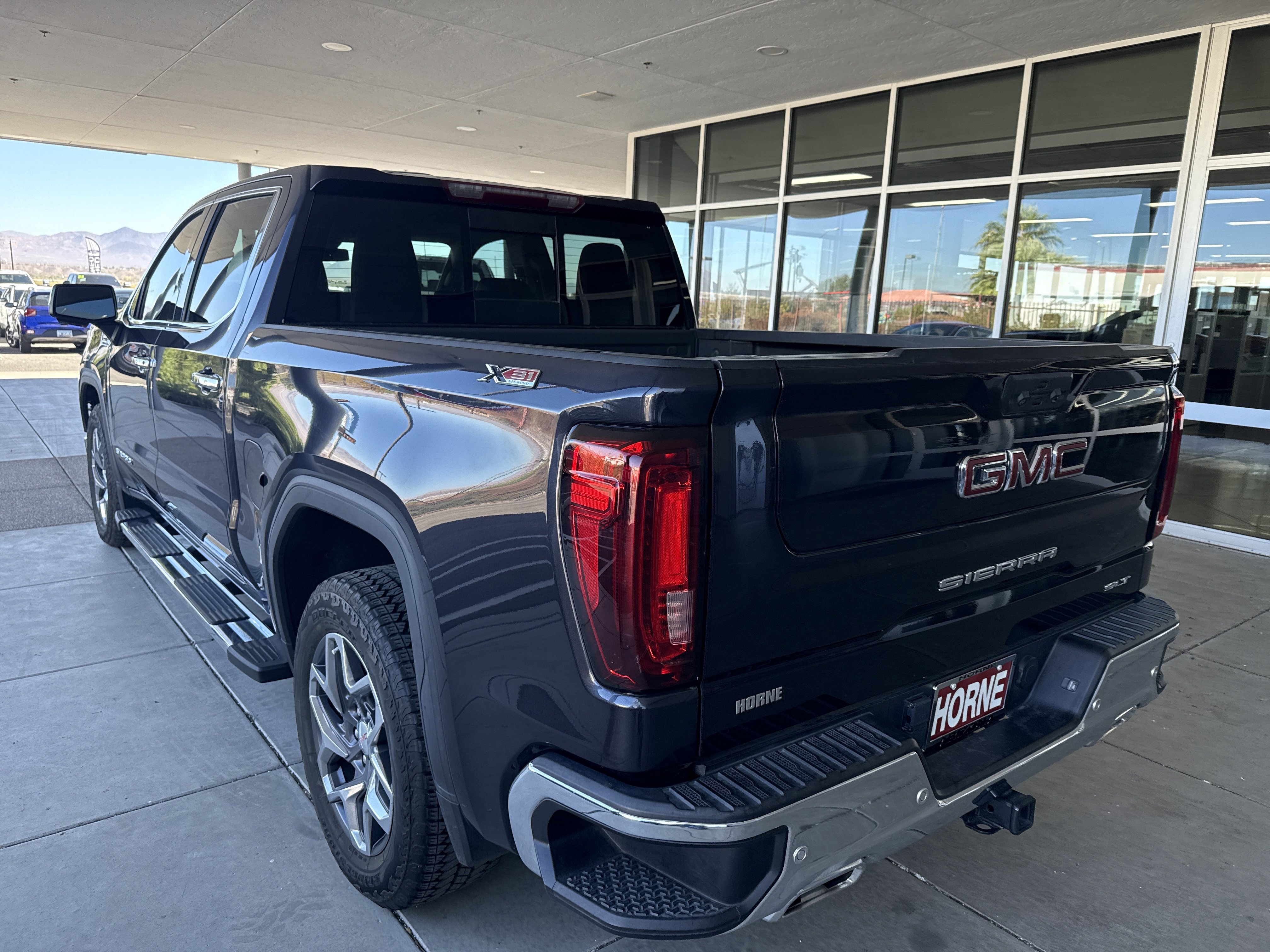 Used 2022 GMC Sierra 1500 SLT w/ SLT Premium Plus Package image 6