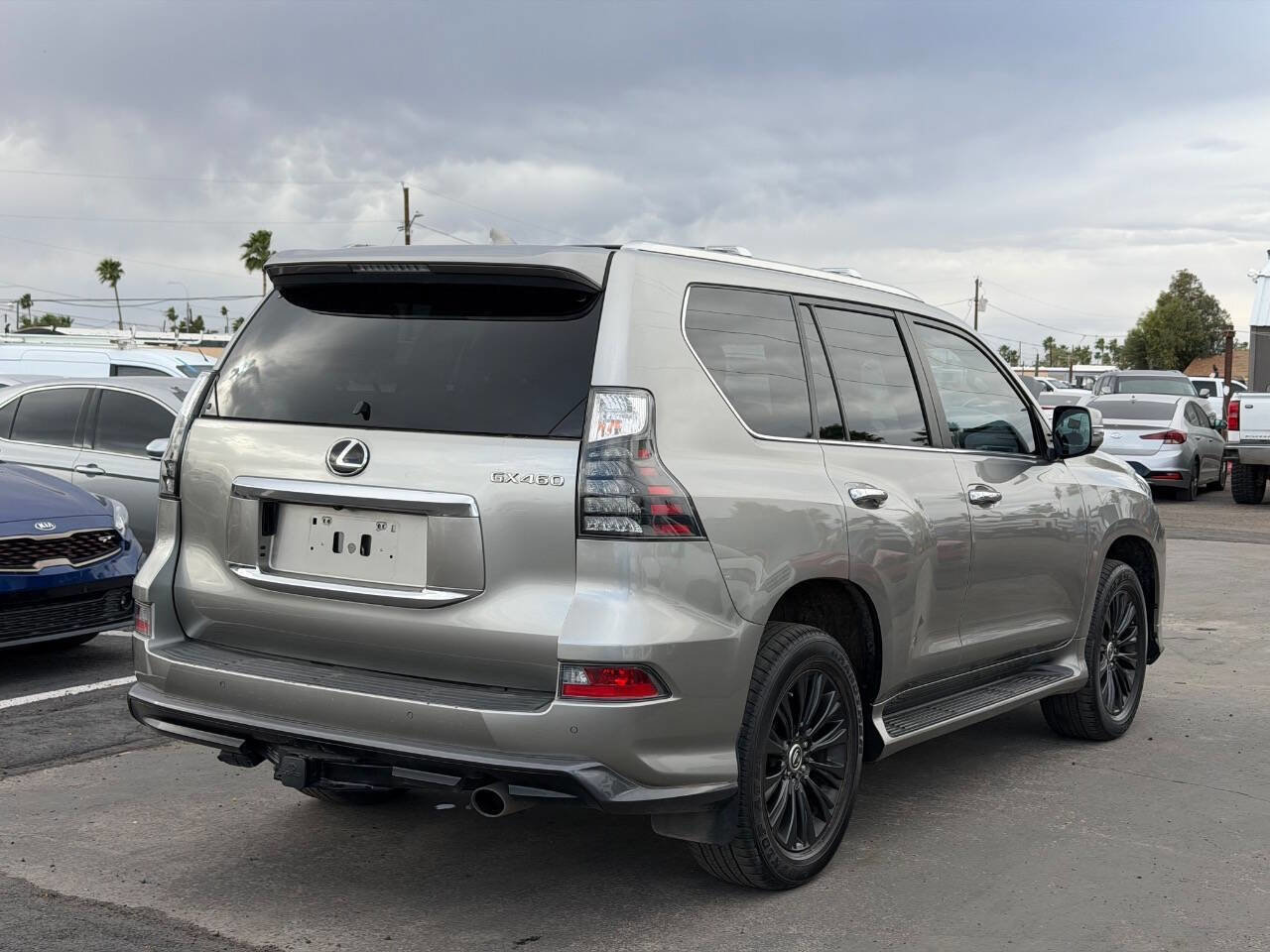 Used 2023 Lexus GX 460 Luxury w/ Sport Design Package image 9
