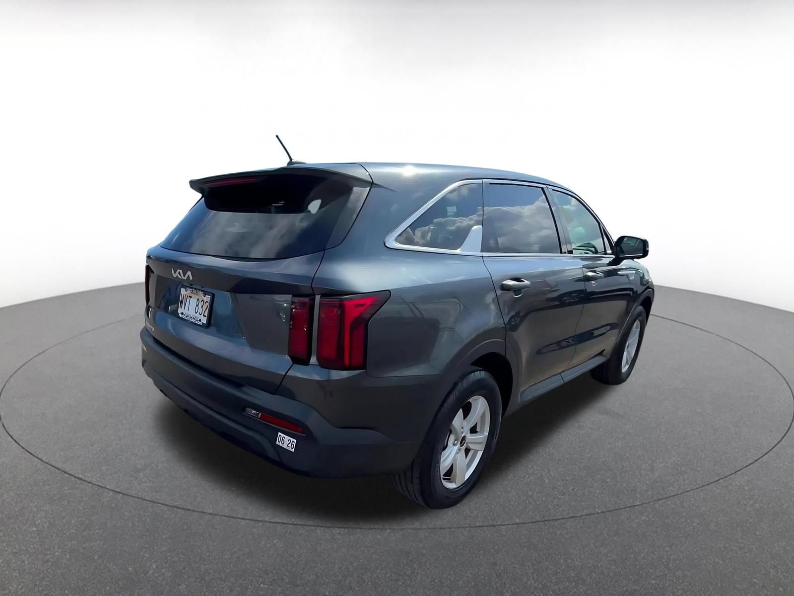 Used 2023 Kia Sorento LX FWD image 14