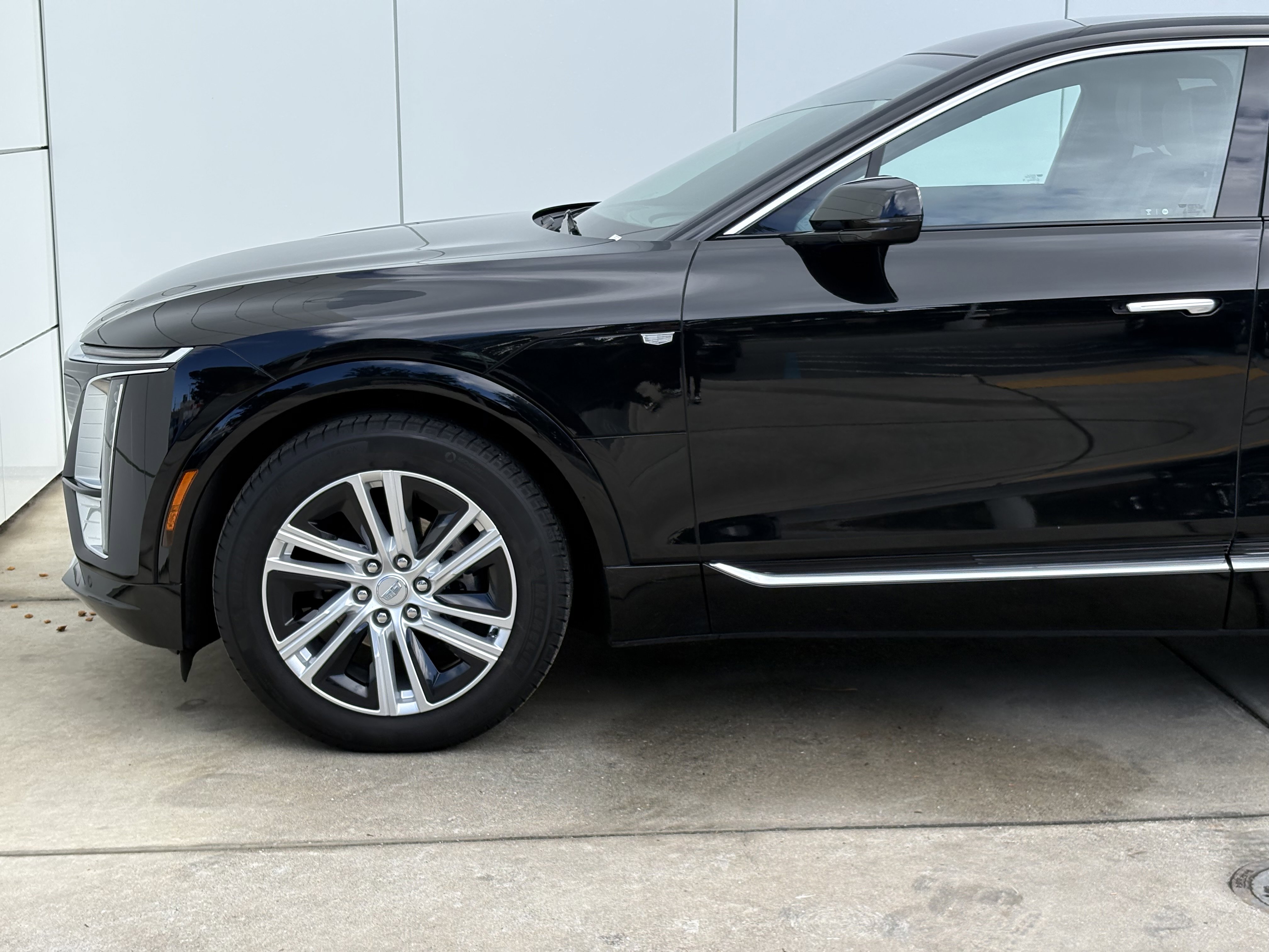 Used 2024 Cadillac Lyriq Tech AWD/4WD image 5
