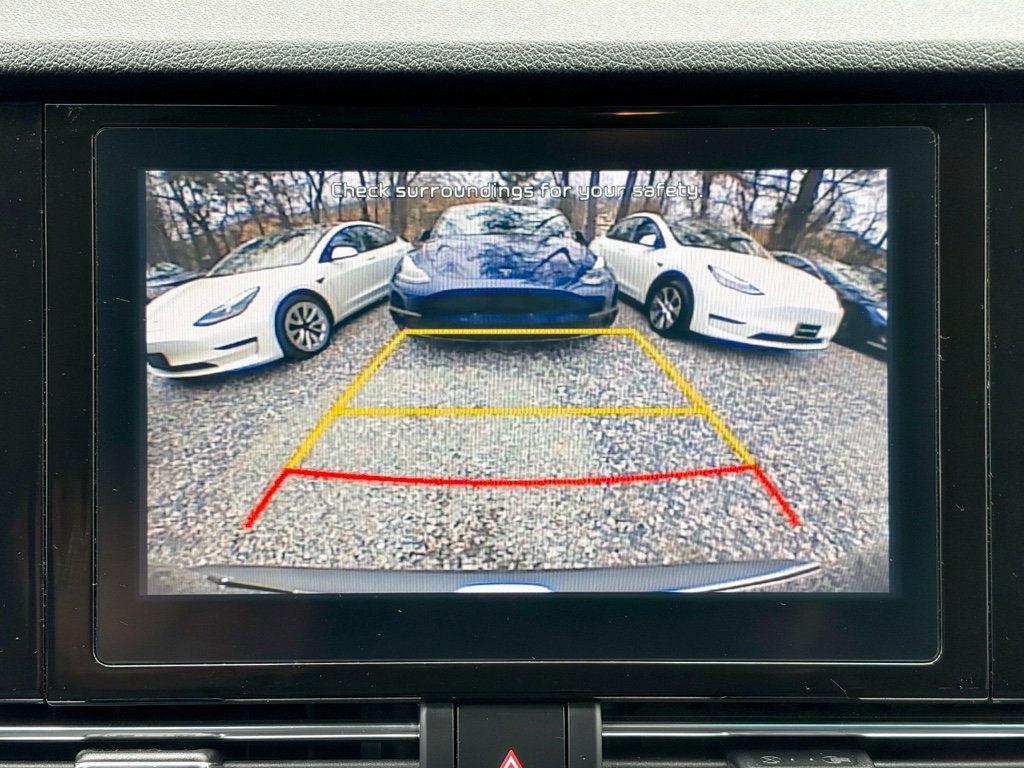 Used 2022 Kia Niro LXS image 13