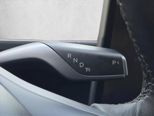 Used 2025 Tesla Model Y Long Range RWD image 12