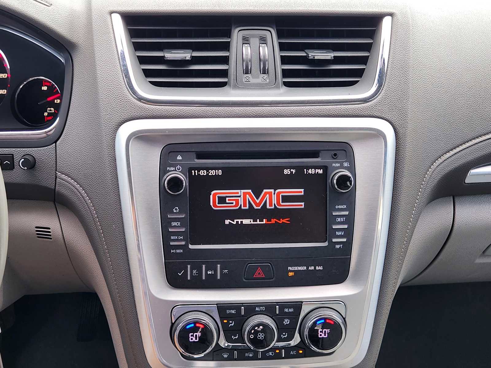 Used 2013 GMC Acadia SLT w/ Technology Package AWD/4WD image 16