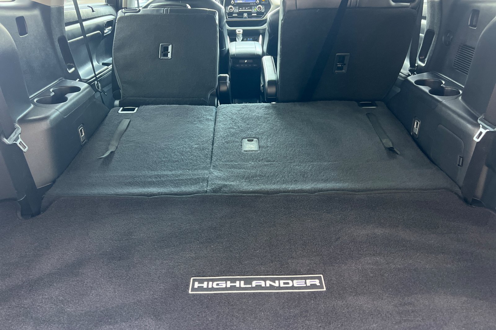 Certified 2022 Toyota Highlander XLE AWD/4WD image 16