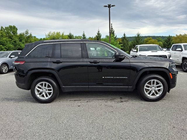 Used 2023 Jeep Grand Cherokee Laredo X AWD/4WD image 7