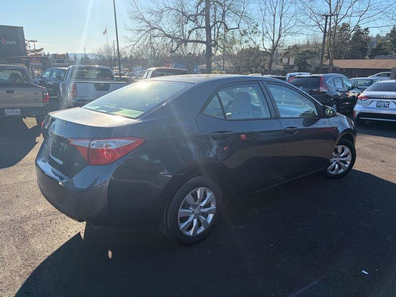 Used 2015 Toyota Corolla LE FWD image 4
