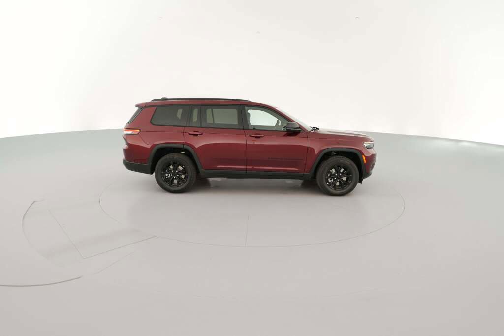 New 2025 Jeep Grand Cherokee L Altitude image 14