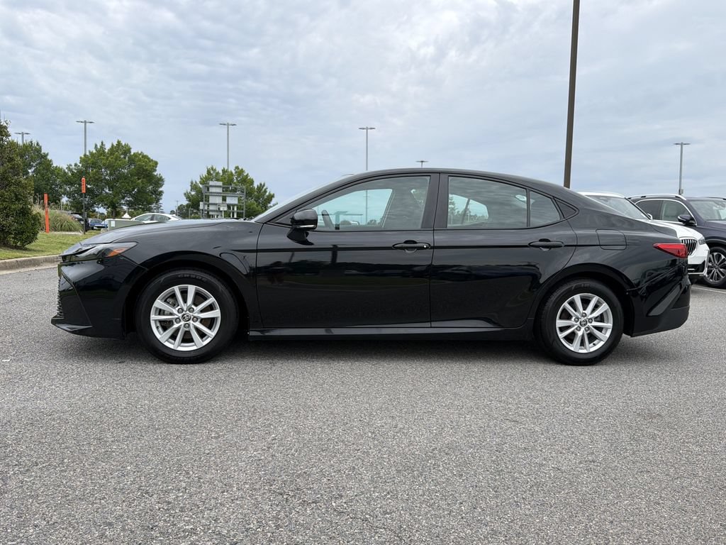 Used 2025 Toyota Camry LE FWD image 2