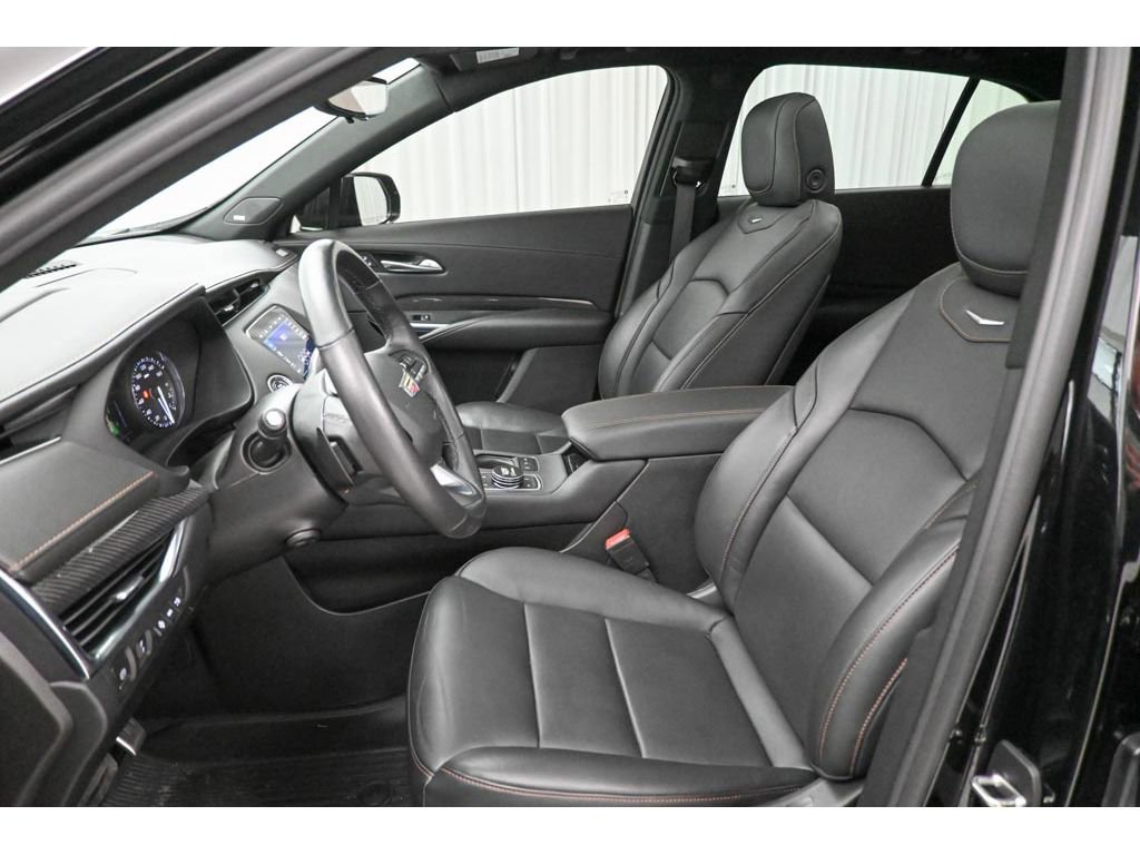 Used 2023 Cadillac XT4 Sport w/ LPO, ONYX Package image 33