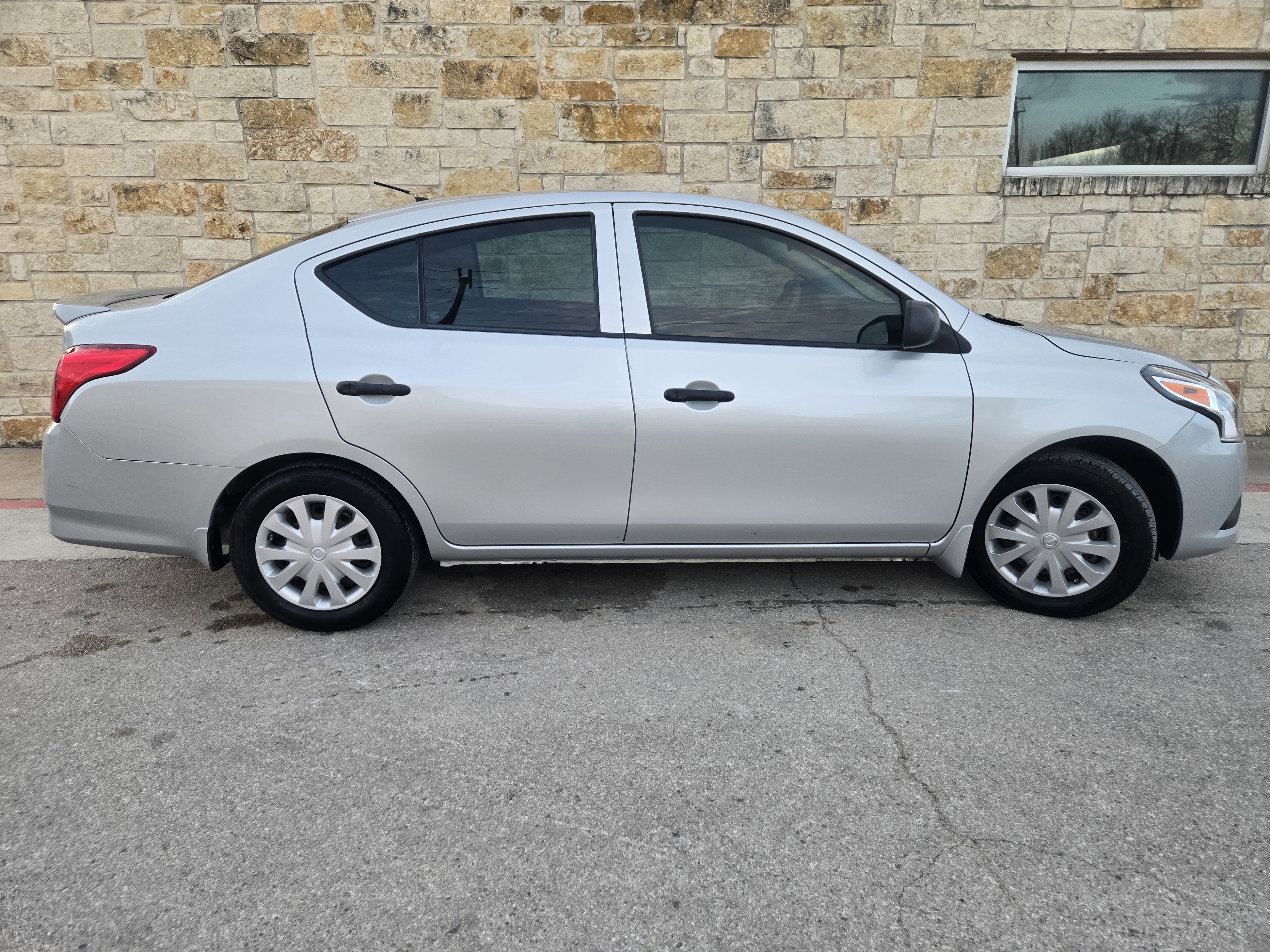 Used 2015 Nissan Versa S Plus image 16