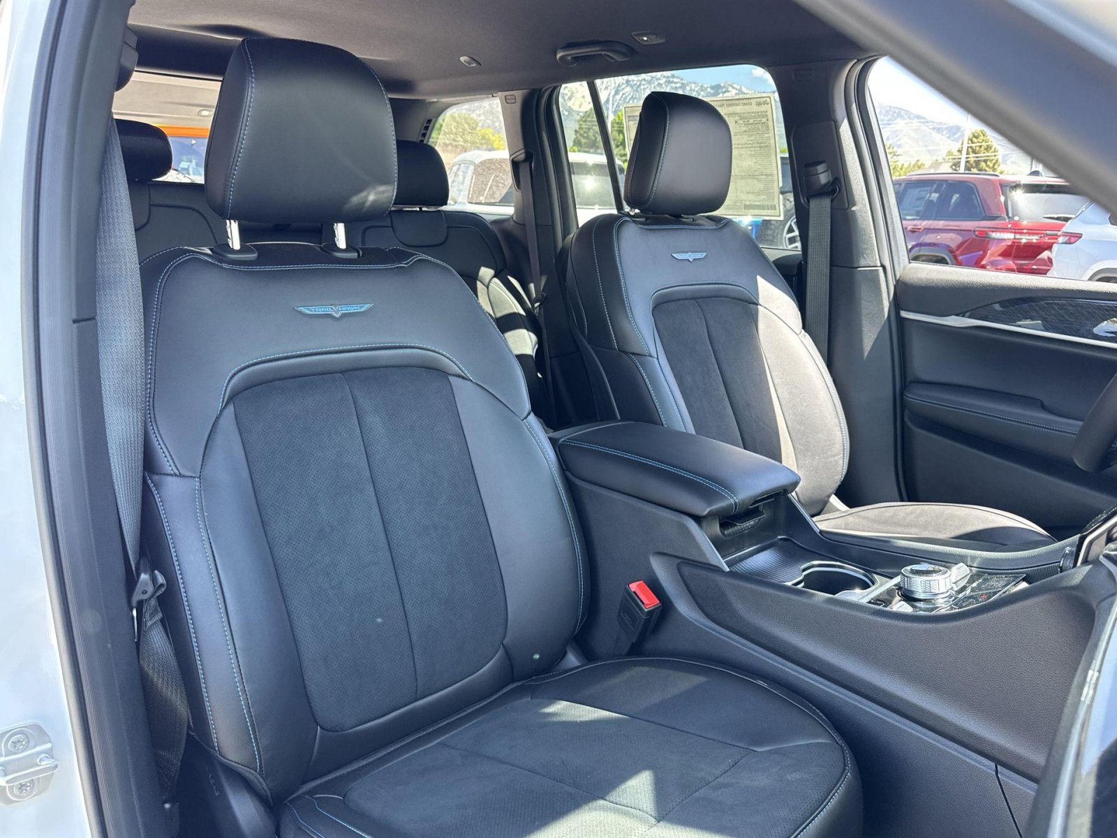 New 2025 Jeep Grand Cherokee Trailhawk AWD/4WD image 33