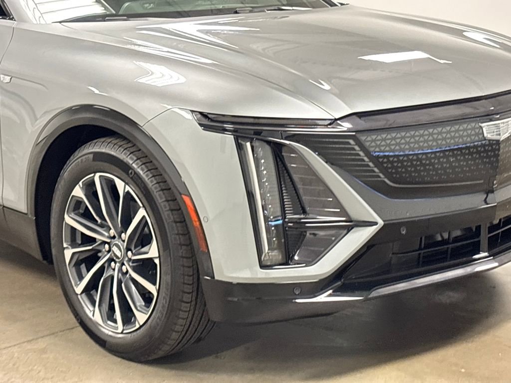 New 2026 Cadillac Lyriq Premium Sport w/ LPO, Floor Liner Package image 4