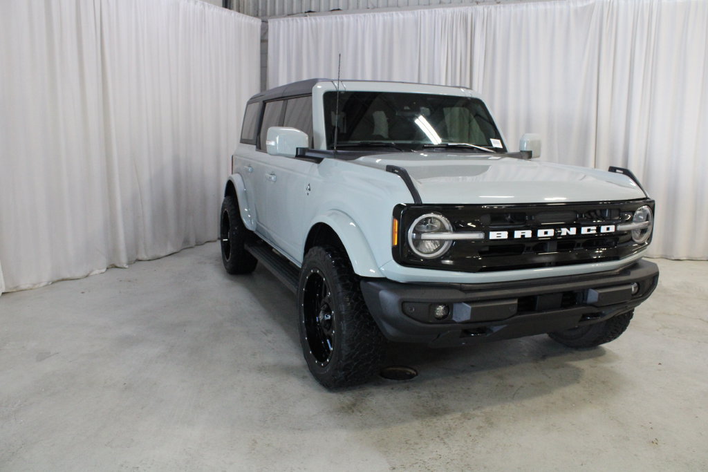 Used 2023 Ford Bronco Outer Banks AWD/4WD image 37