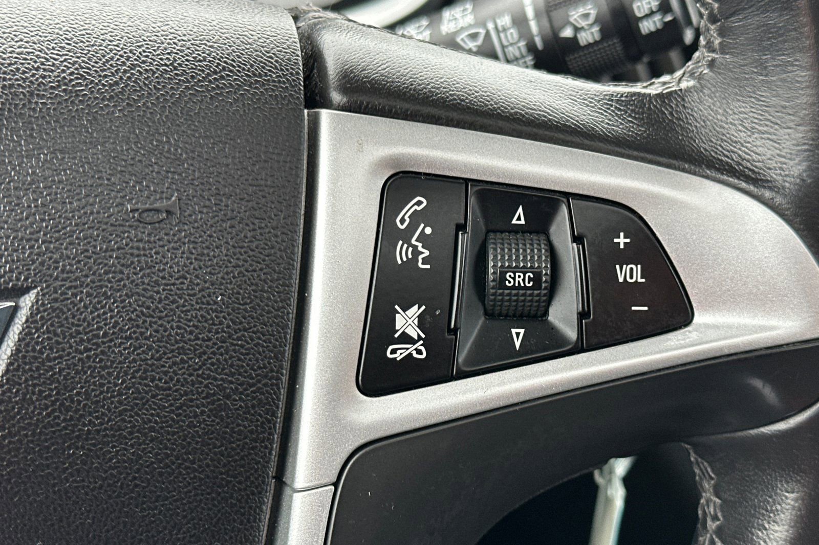 Used 2017 Chevrolet Equinox Premier w/ Enhanced Convenience Package image 26