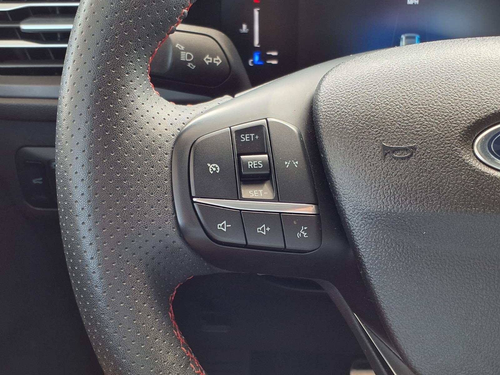 Used 2024 Ford Escape ST-Line AWD/4WD image 25