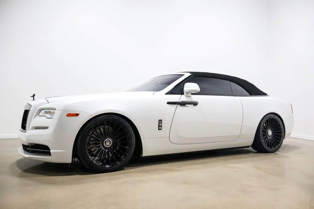 Used 2019 Rolls-Royce Dawn RWD image 12