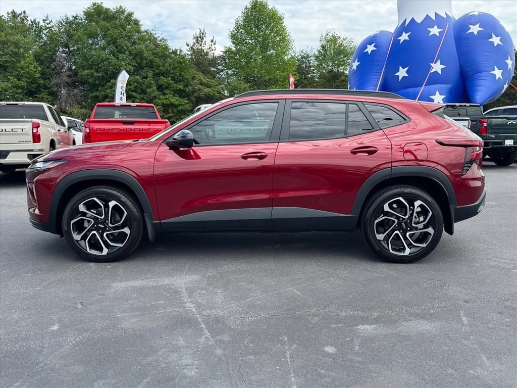 Used 2025 Chevrolet Trax RS w/ Sunroof Package FWD image 6