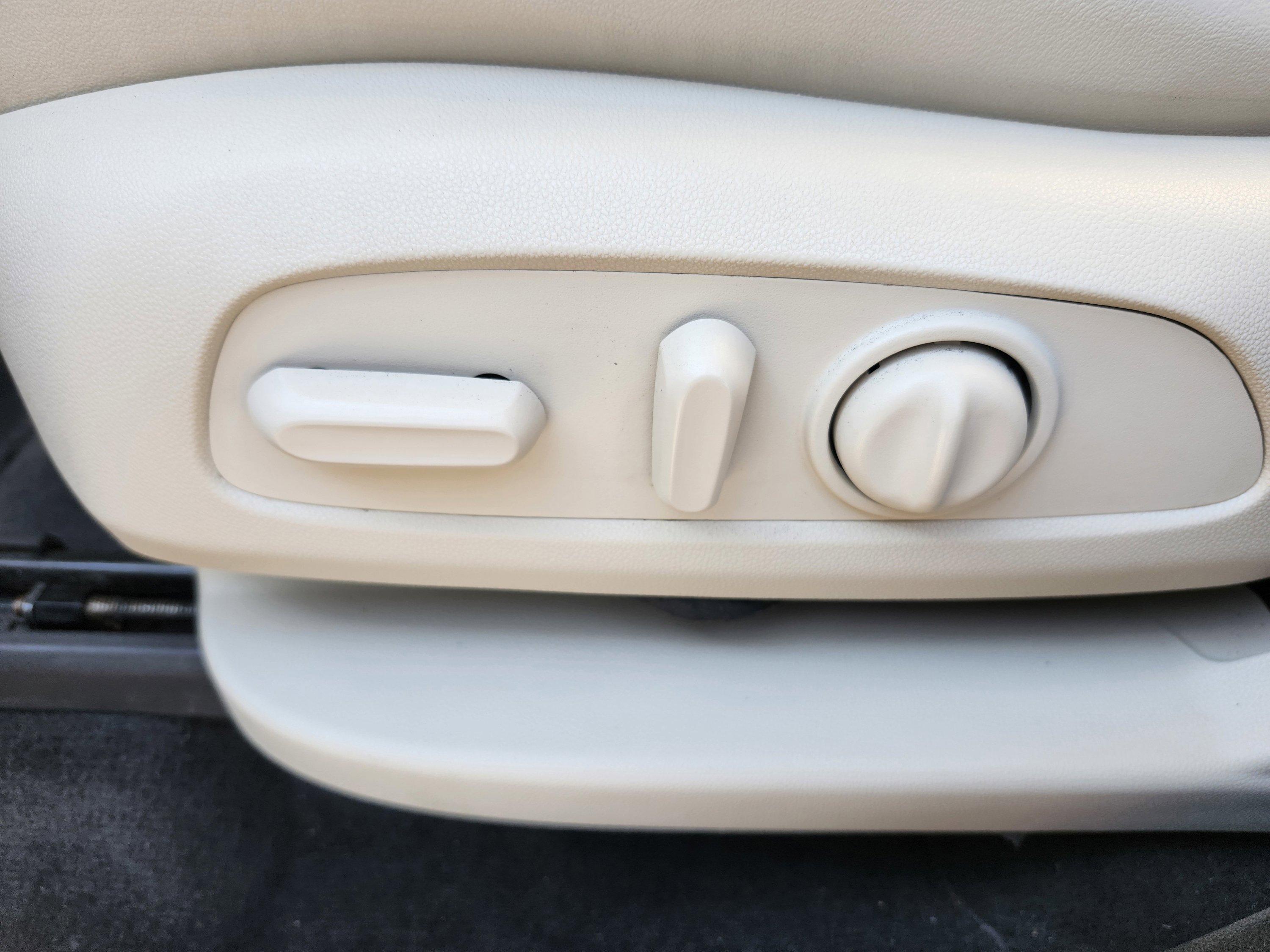 Used 2023 Buick Enclave Essence w/ Experience Buick Package image 19