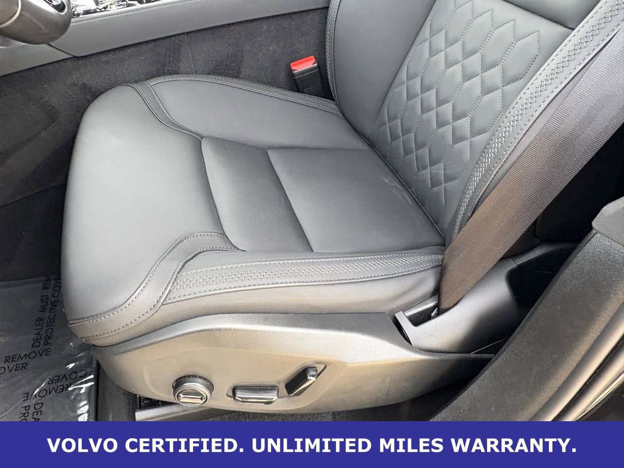 Certified 2025 Volvo XC90 B6 Plus image 34