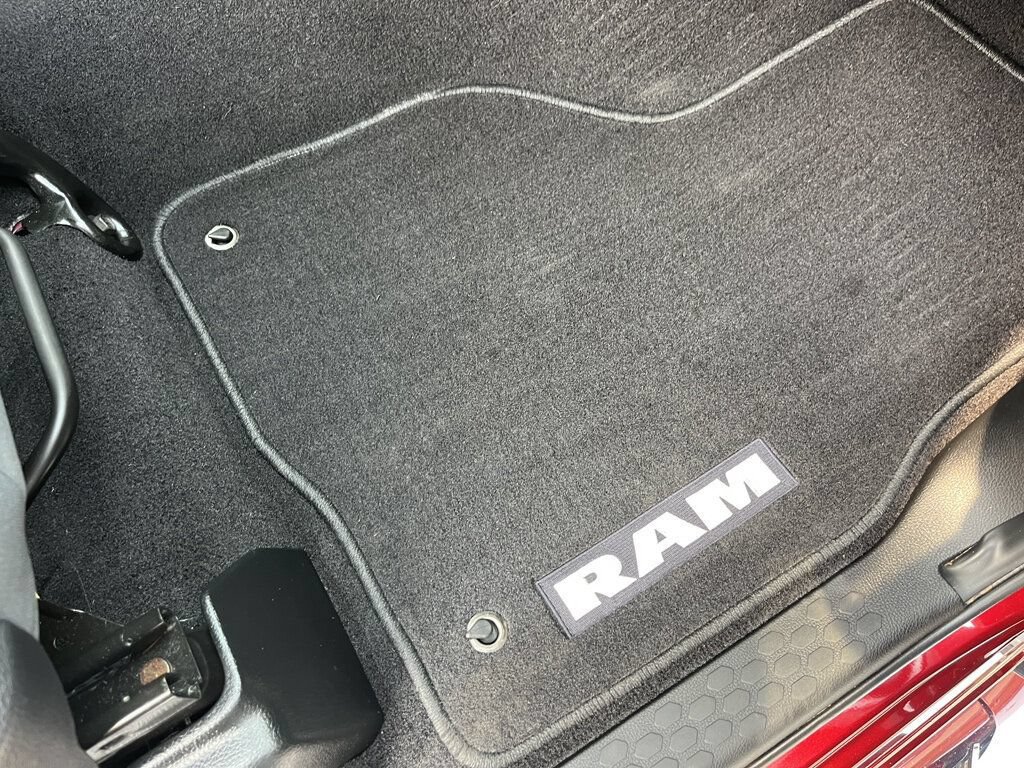 Used 2017 RAM 1500 Express AWD/4WD image 43