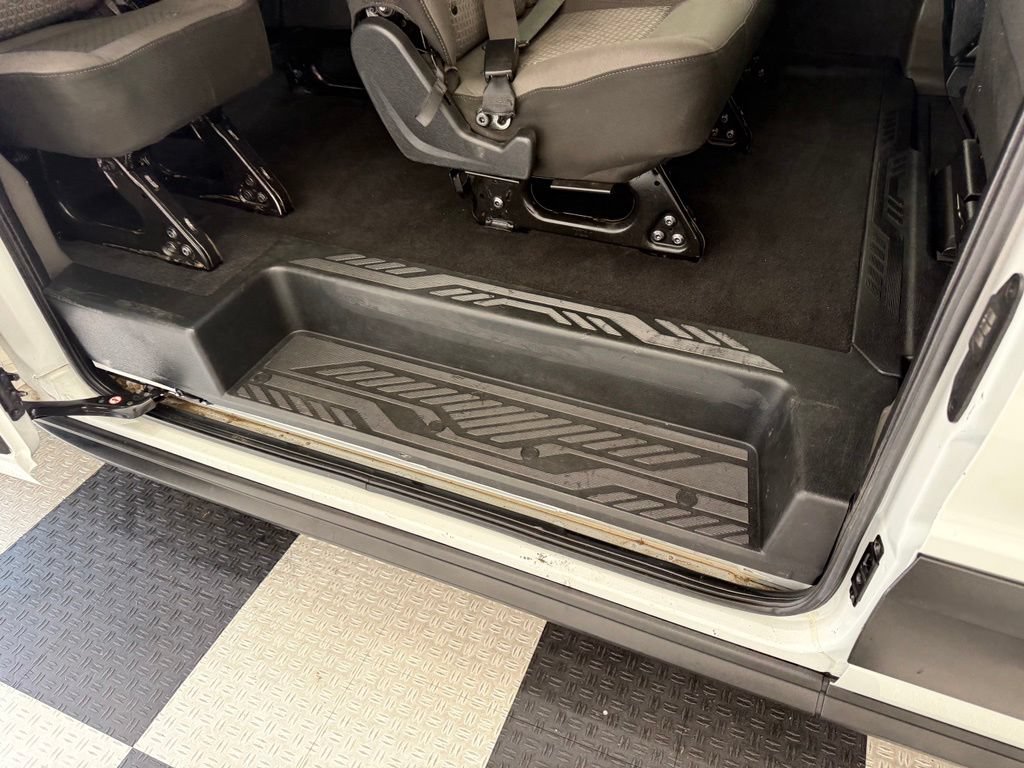 Used 2024 Ford Transit 350 XLT RWD image 22