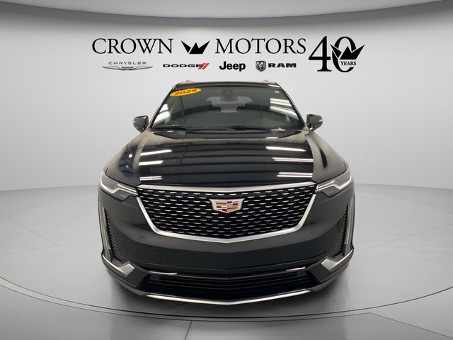 Used 2025 Cadillac XT6 Premium Luxury AWD/4WD image 2