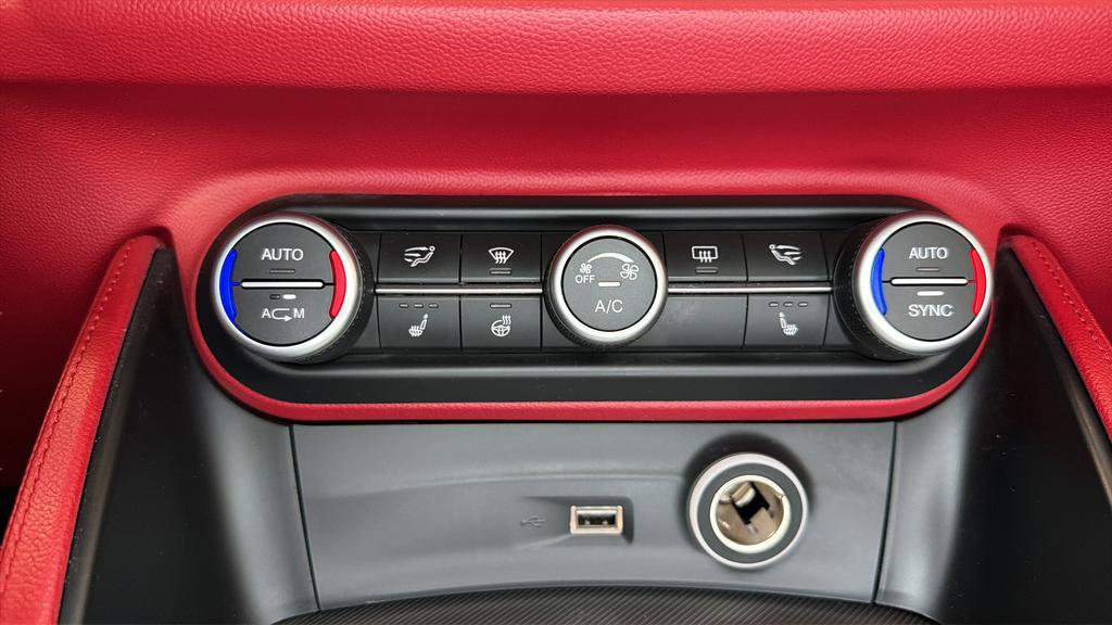 Used 2019 Alfa Romeo Stelvio Ti Sport w/ Quick Order Package 22S Sport AWD/4WD image 27