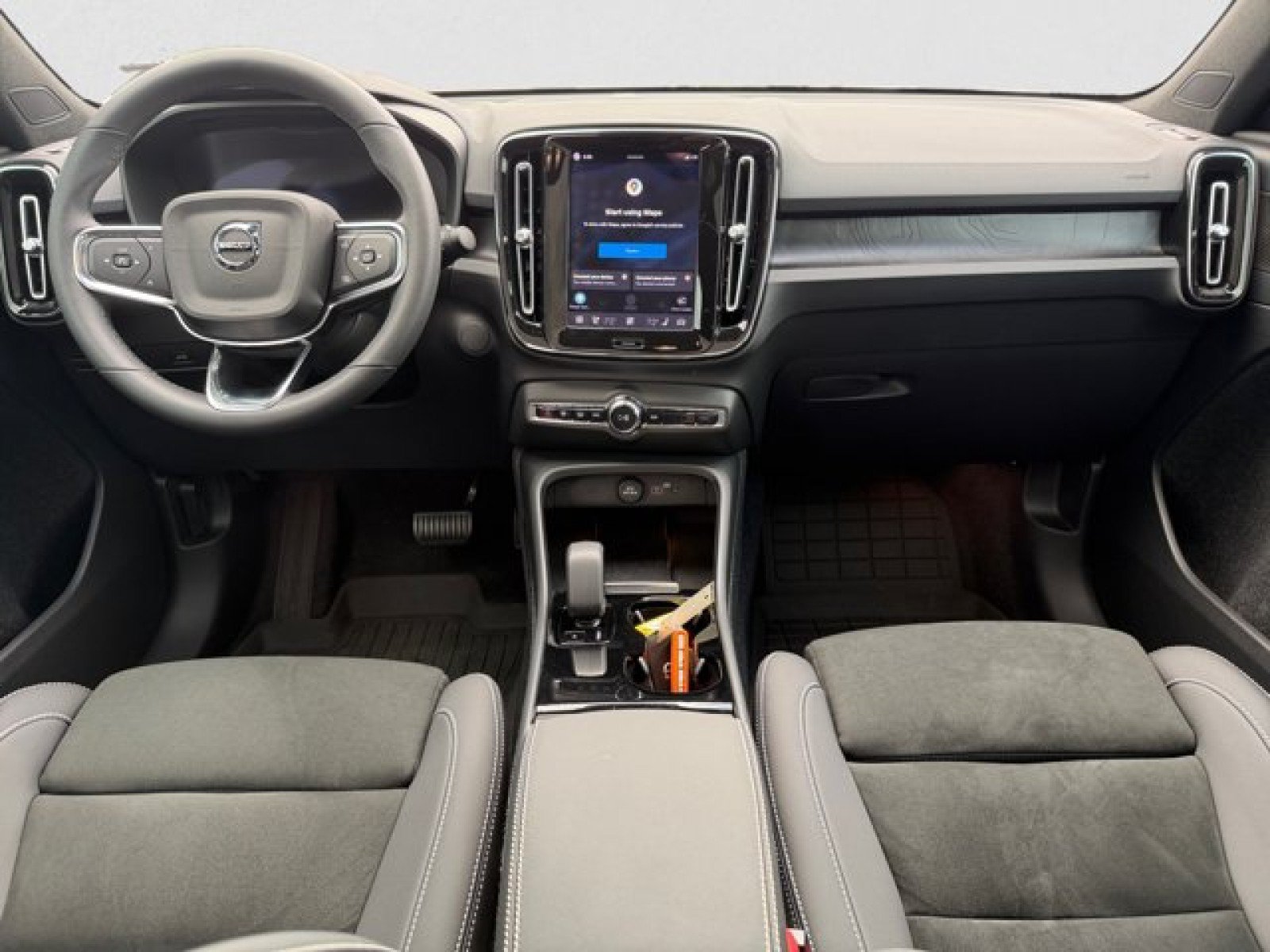 Used 2023 Volvo C40 P8 Recharge Ultimate w/ Protection Package Premier AWD/4WD image 13