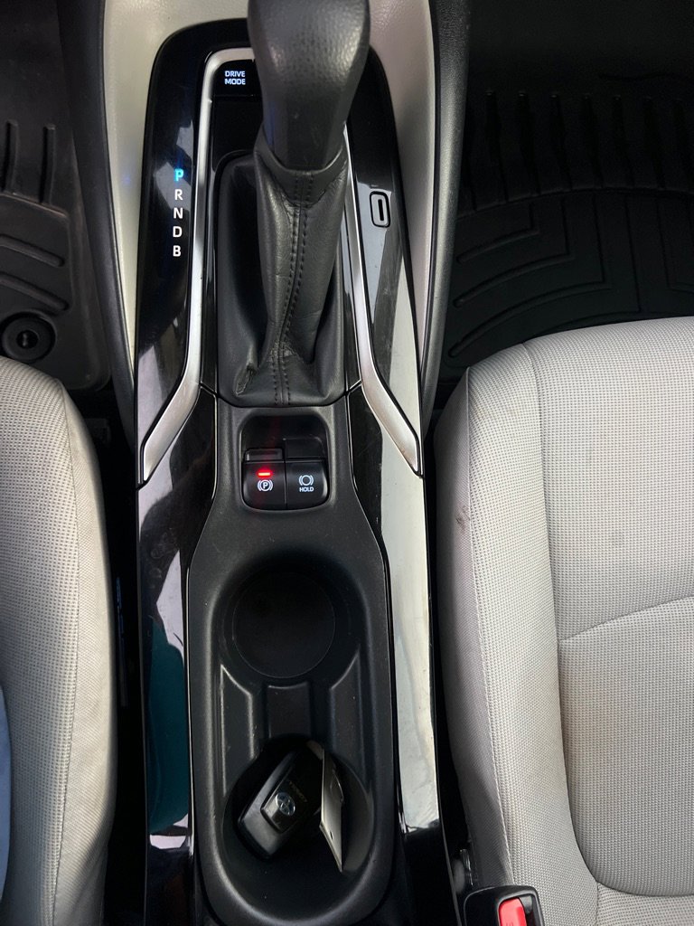 Used 2021 Toyota Corolla LE image 31