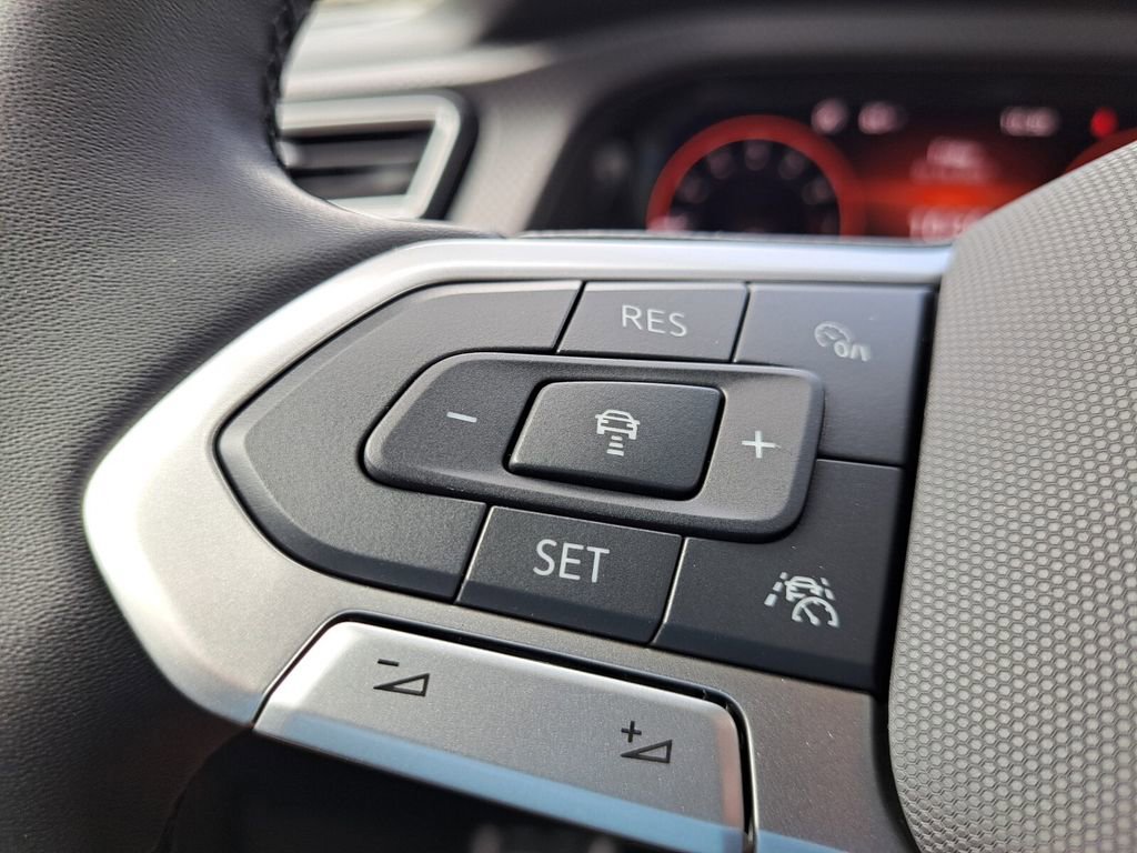 New 2025 Volkswagen Atlas Peak Edition SE image 13