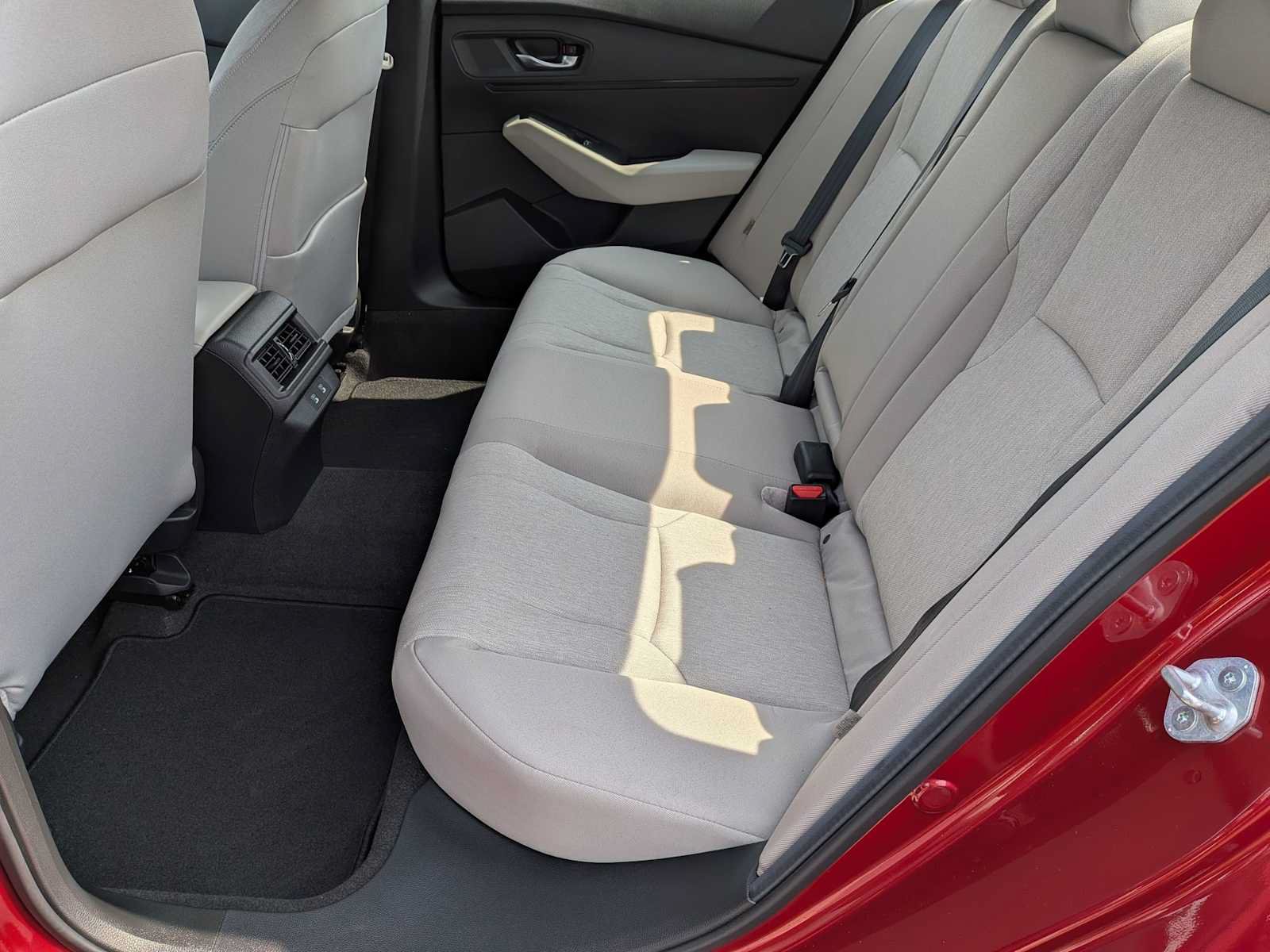 Used 2025 Honda Accord SE image 19