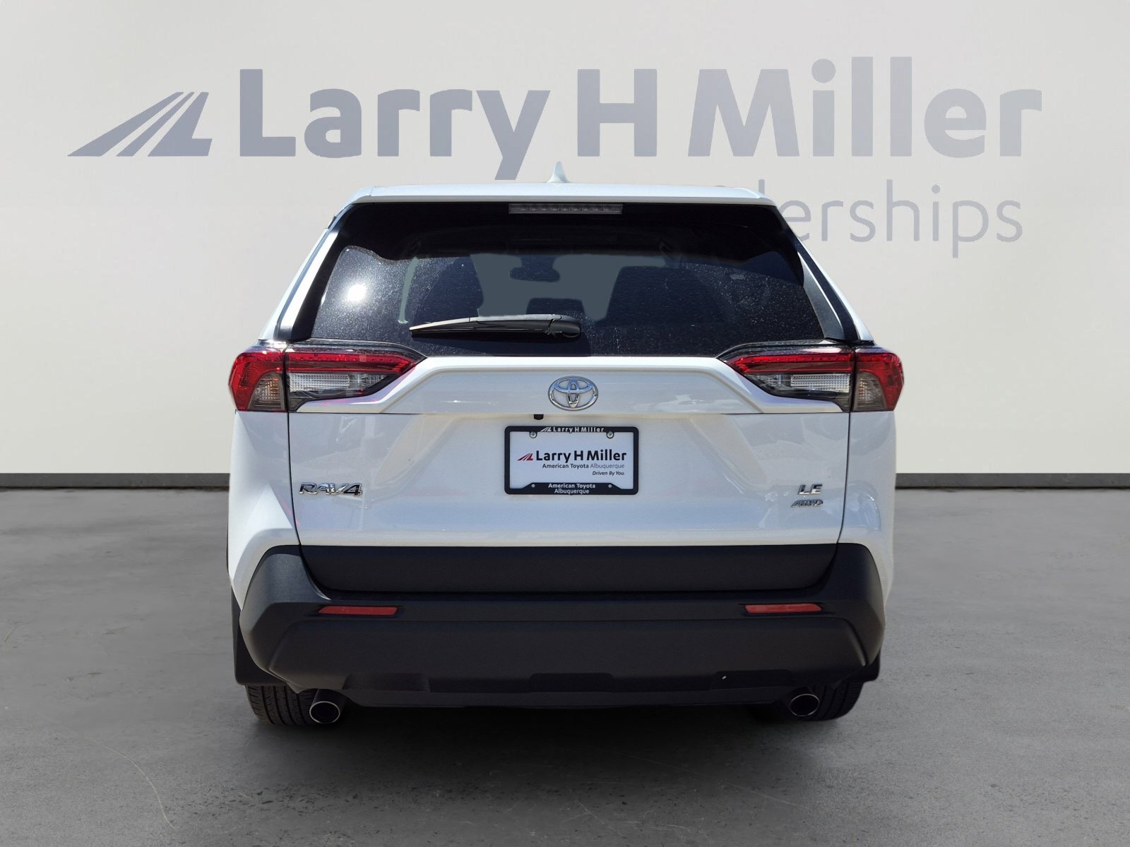 Certified 2023 Toyota RAV4 LE AWD/4WD image 4