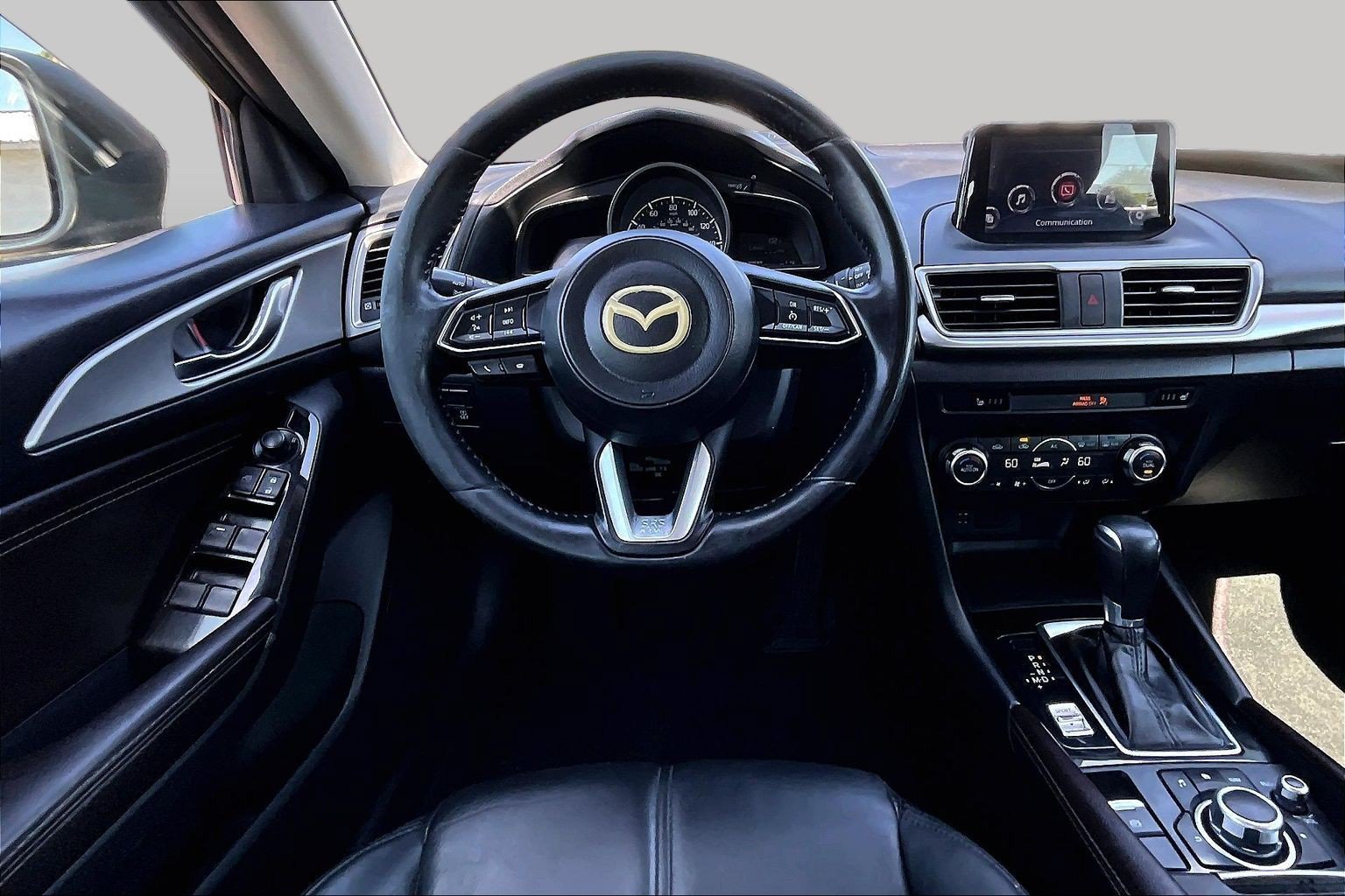 Used 2017 MAZDA MAZDA3 Touring FWD image 5