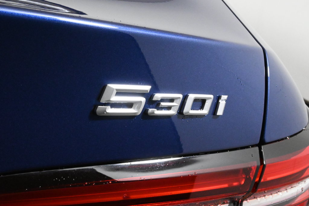 Used 2026 BMW 530i xDrive w/ Premium Package AWD/4WD image 40