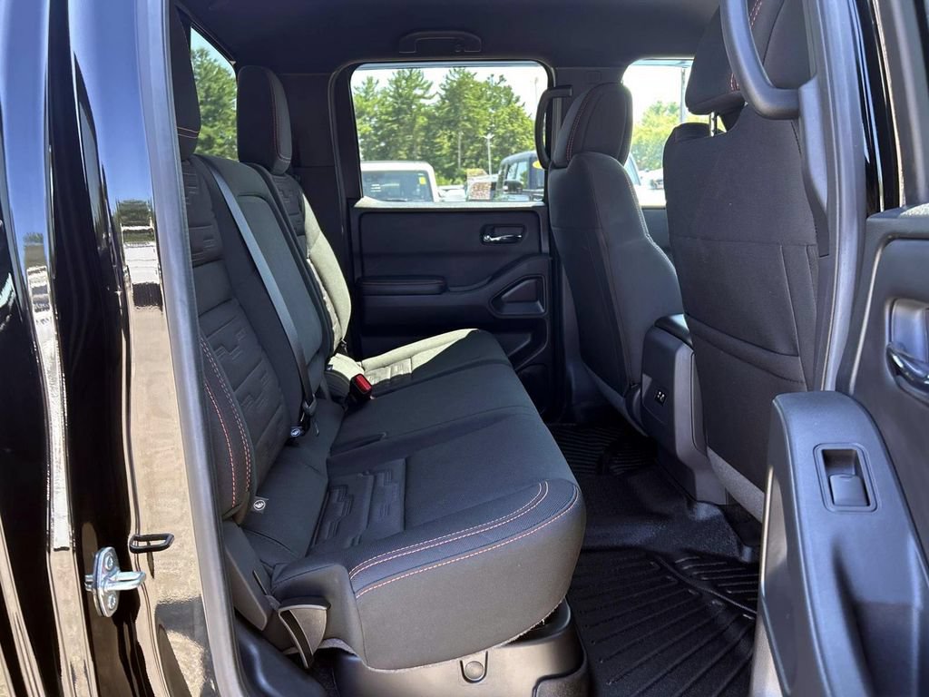 Used 2025 Nissan Frontier PRO-4X AWD/4WD image 15