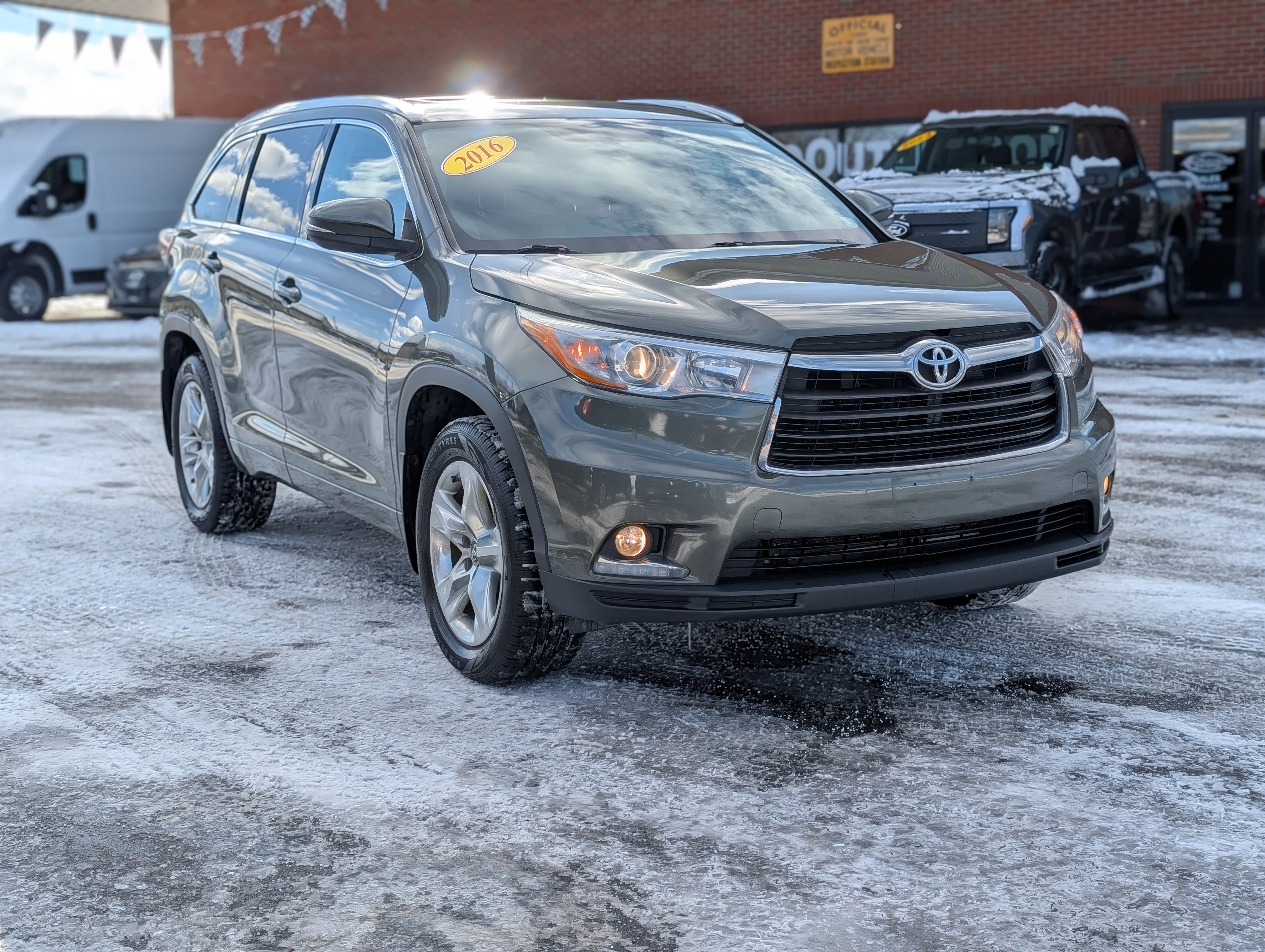 Used 2016 Toyota Highlander Limited image 12
