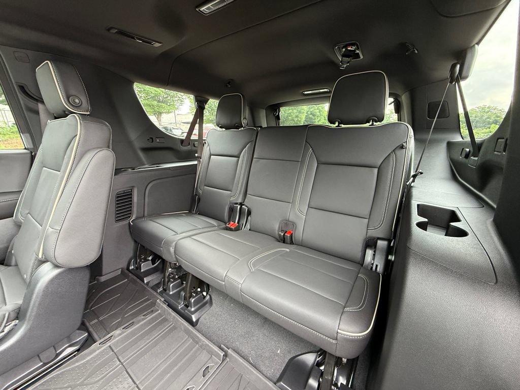New 2026 Chevrolet Suburban Premier w/ Sun And Tow Package AWD/4WD image 26