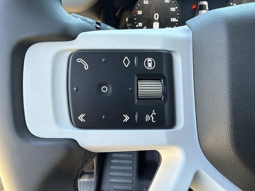 New 2026 Land Rover Defender 110 X-Dynamic SE AWD/4WD image 37