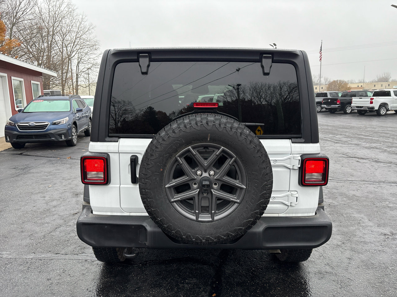 Used 2025 Jeep Wrangler Unlimited Sport image 5