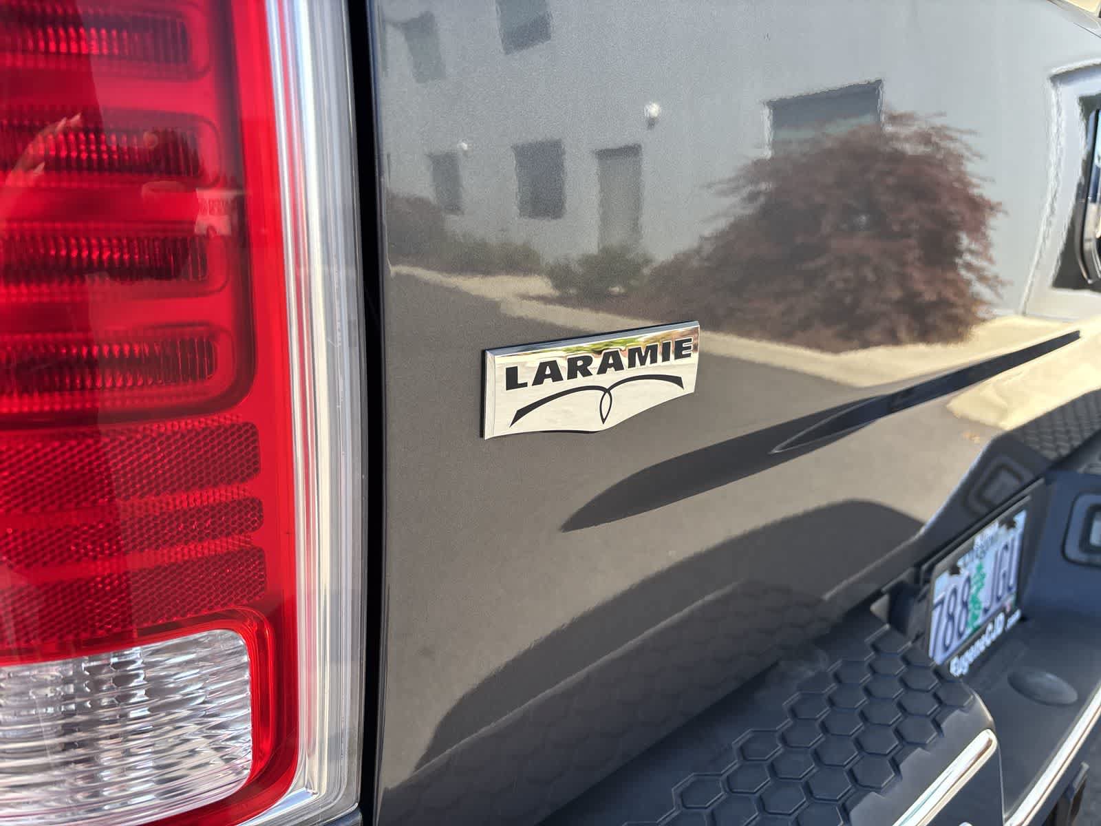Used 2016 RAM 1500 Laramie w/ Convenience Group AWD/4WD image 4