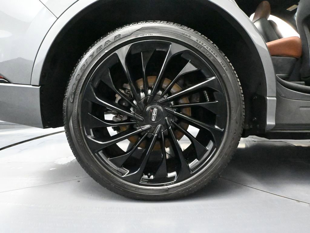 Used 2025 Lincoln Aviator Reserve w/ Jet Appearance Package image 16