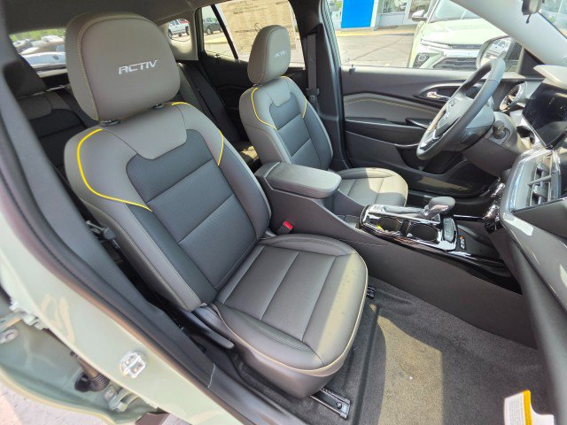 New 2026 Chevrolet Trax ACTIV w/ Sunroof Package FWD image 11