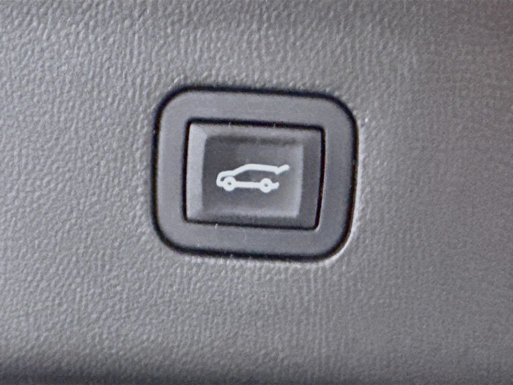 Used 2018 Buick Enclave Premium AWD/4WD image 32