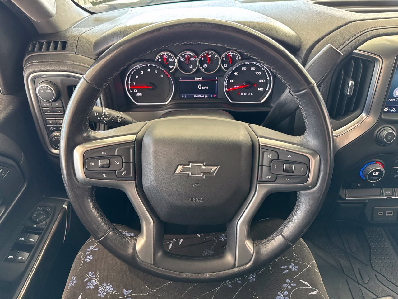 Used 2022 Chevrolet Silverado 1500 RST w/ Redline Edition AWD/4WD image 17