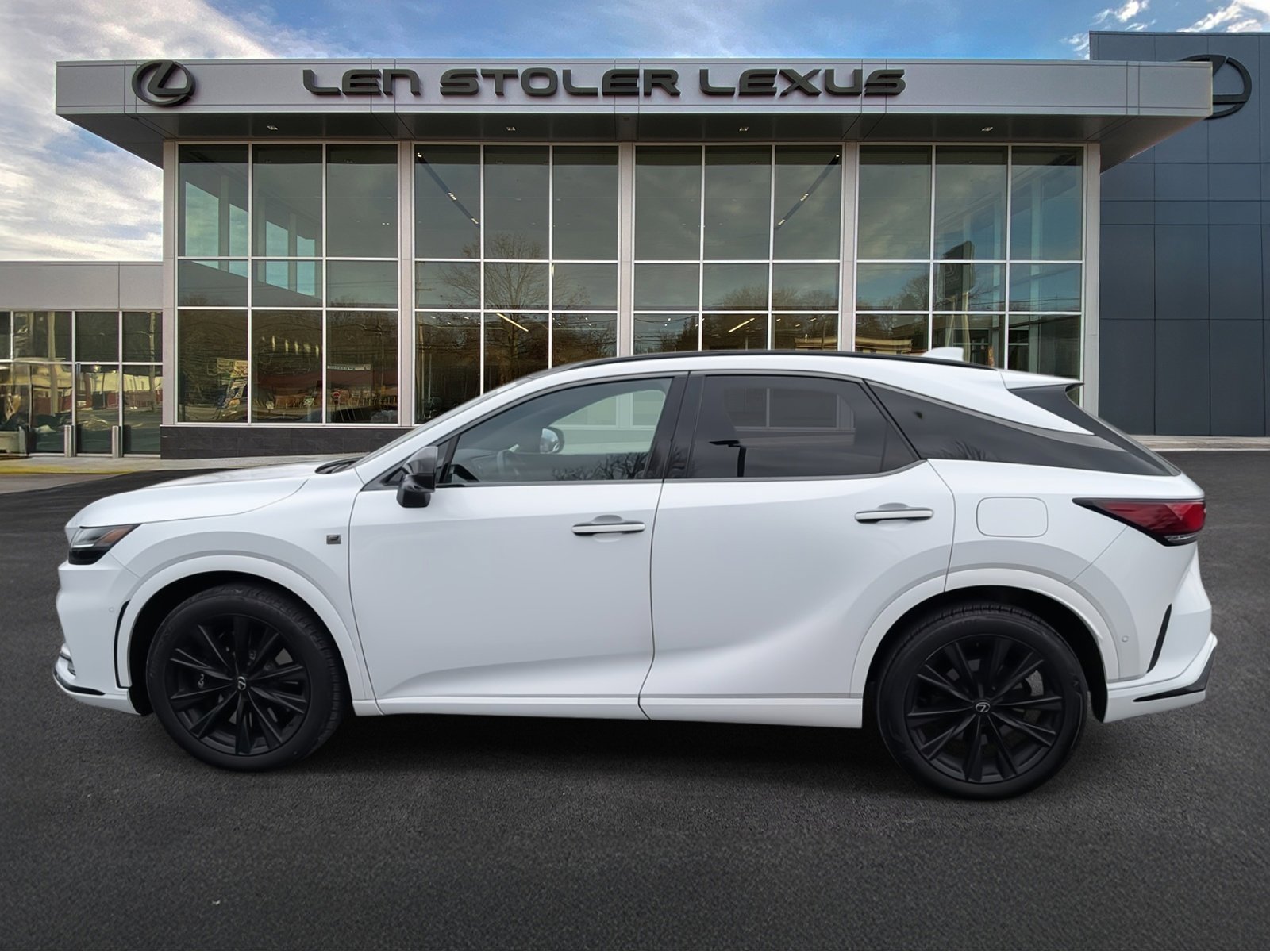 Used 2025 Lexus RX 500h F Sport w/ Convenience Package image 6