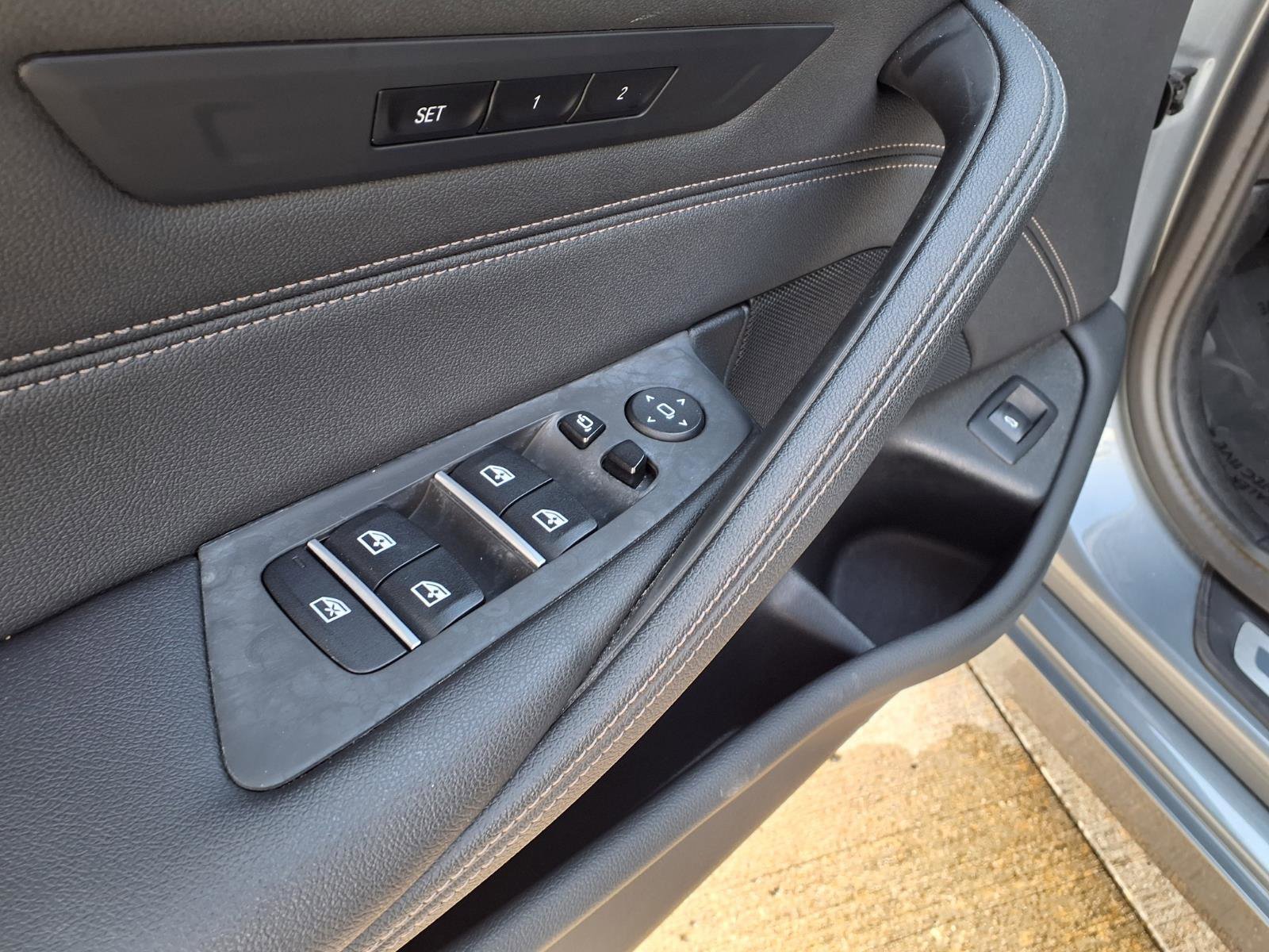 Used 2023 BMW 530i w/ Convenience Package image 12