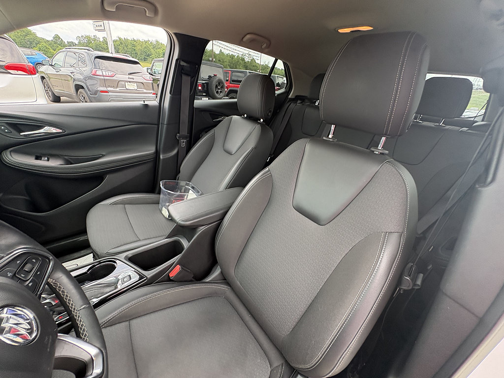 Used 2023 Buick Encore GX Preferred w/ Cold Weather Comfort Package FWD image 31