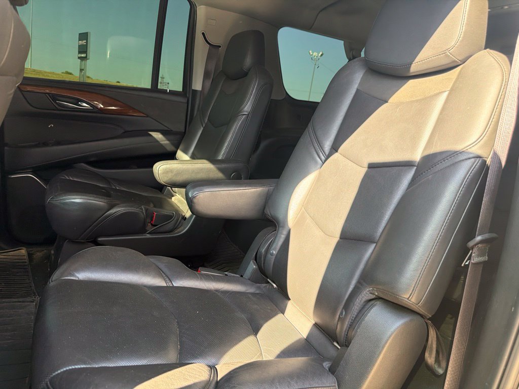 Used 2017 Cadillac Escalade ESV Premium Luxury AWD/4WD image 12