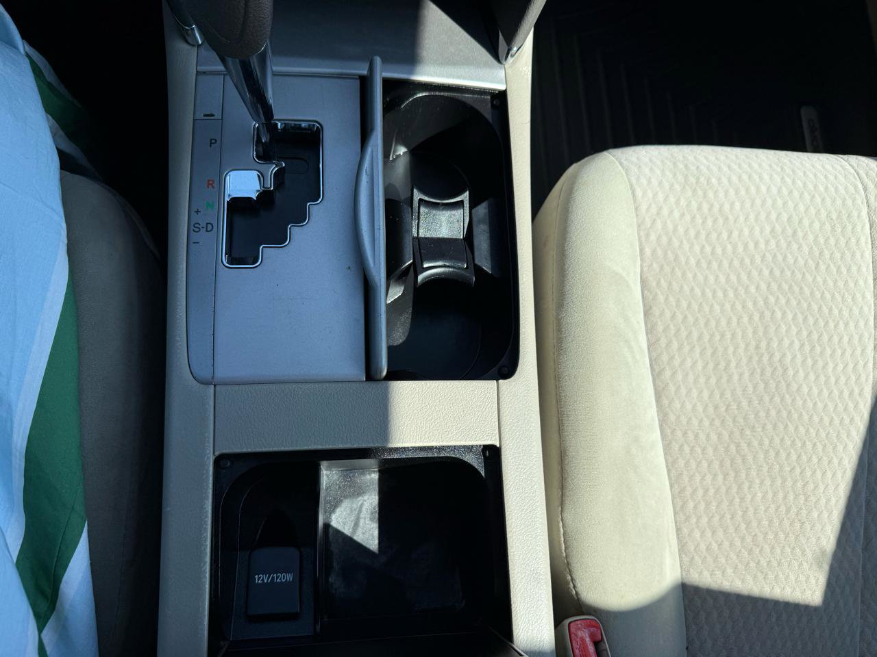 Used 2011 Toyota Camry LE image 25